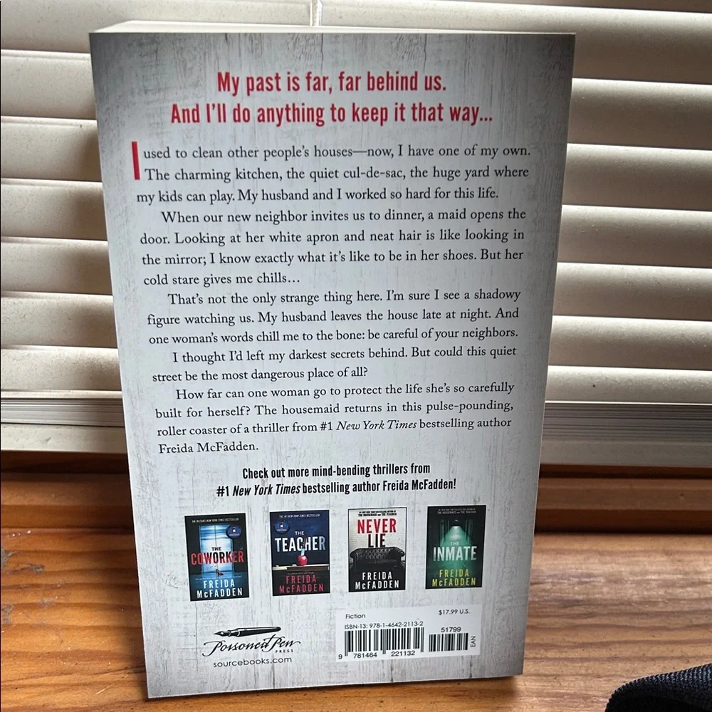 The Housemaid is Watching by Freida McFadden - Picture 2 of 2